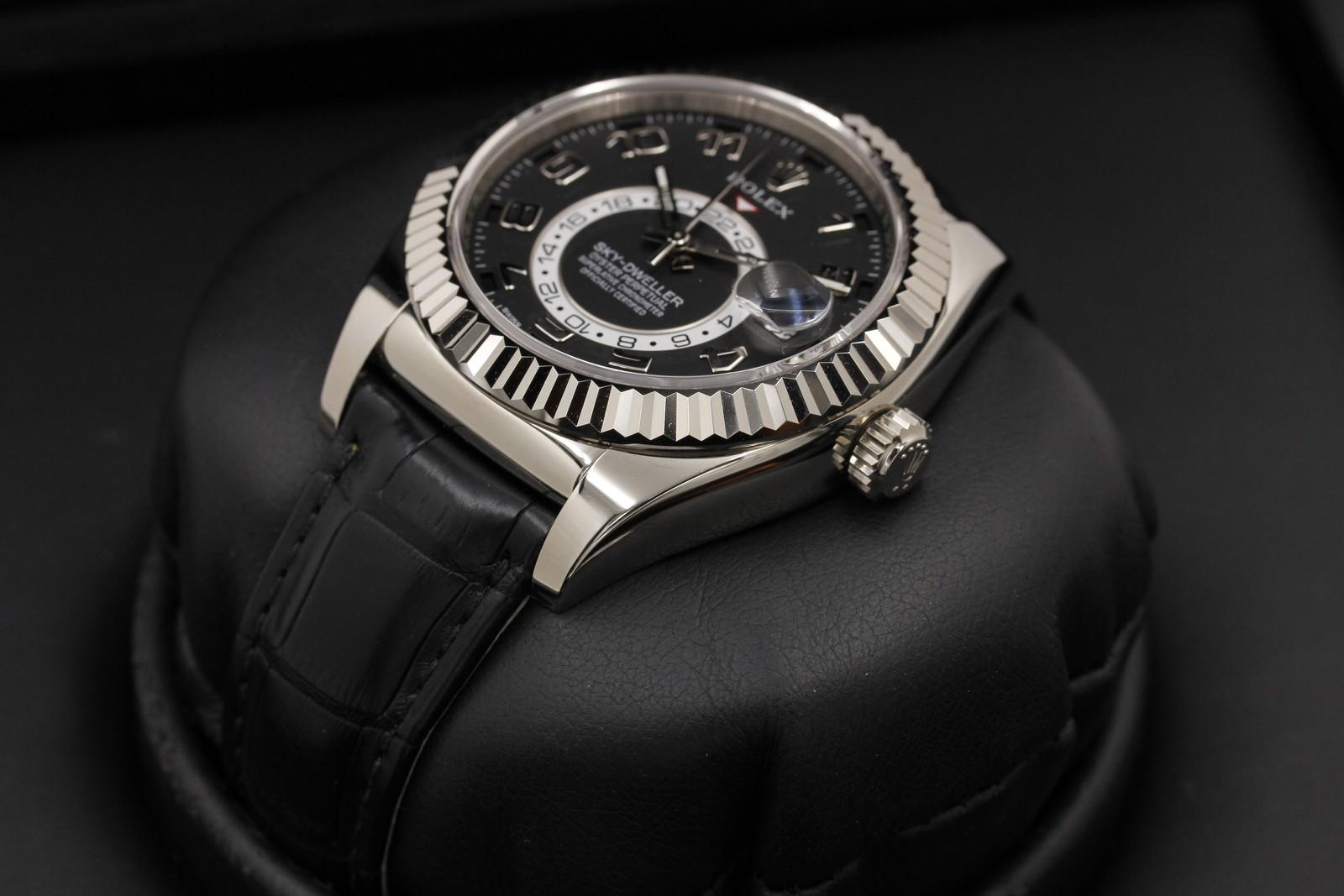 Watch Image 2