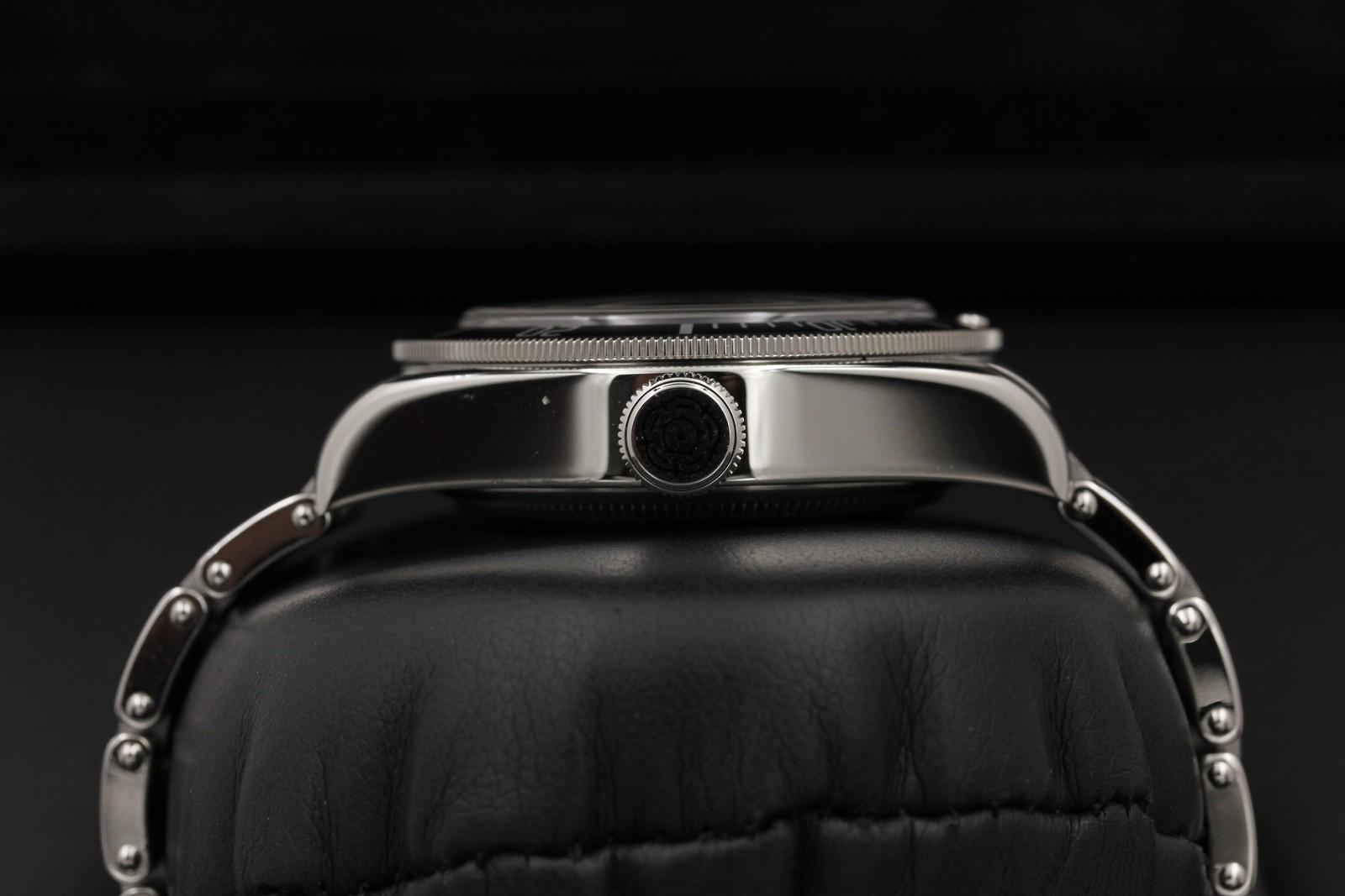 Watch Image 3