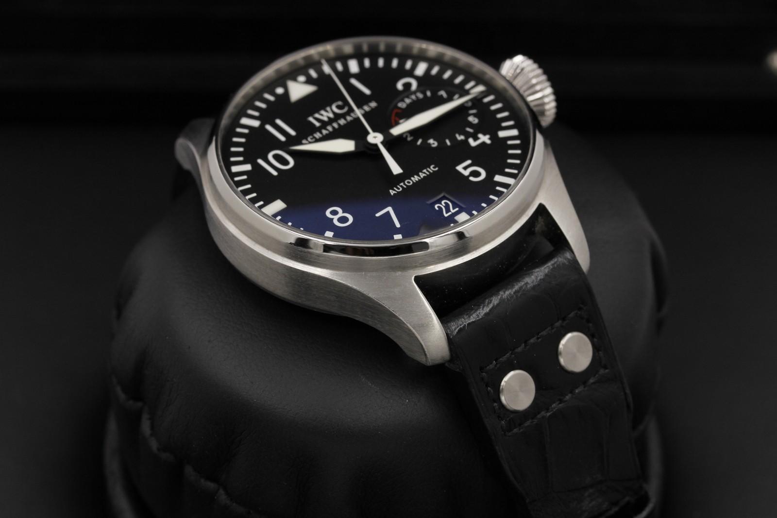 Watch Image 6