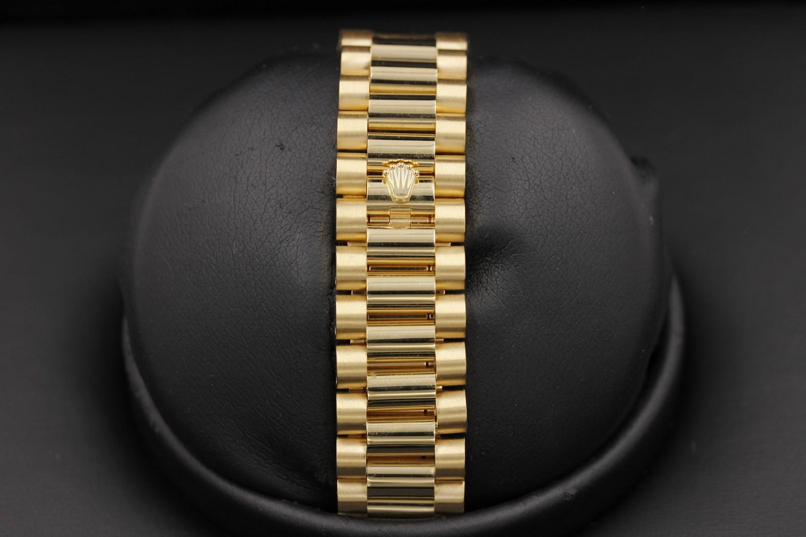 Watch Image 7
