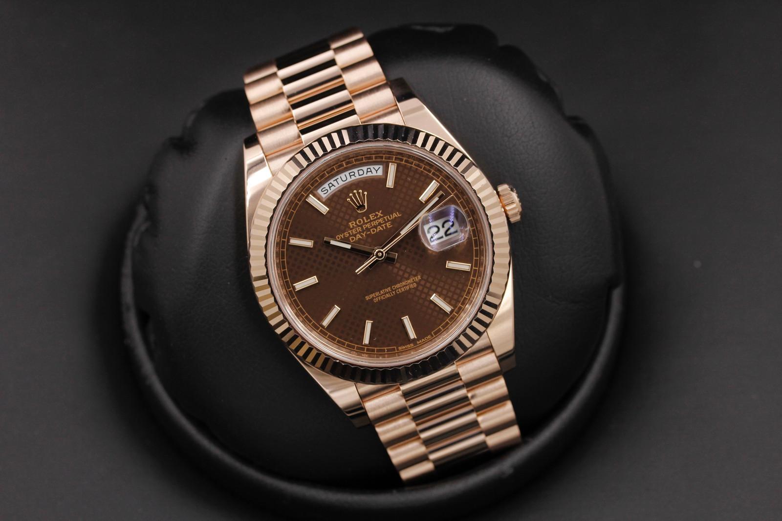 Watch Image 9