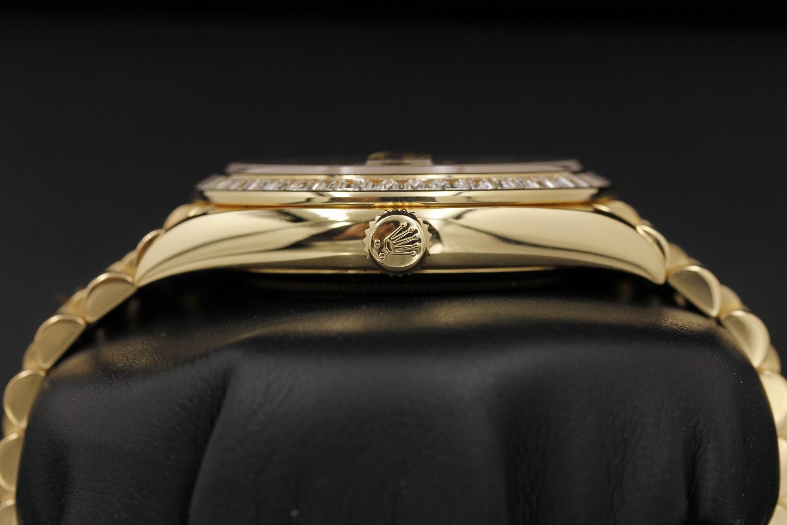 Watch Image 3