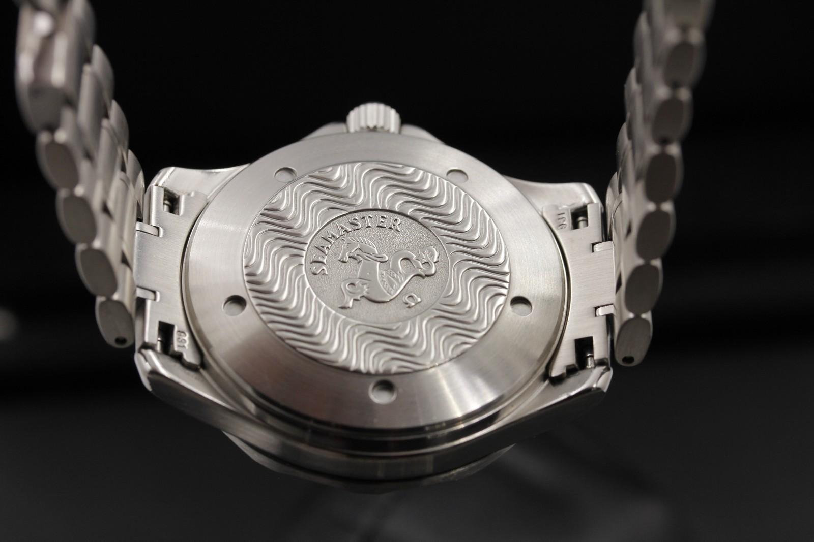 Watch Image 10