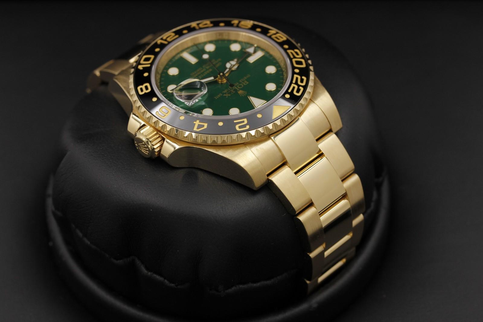 Watch Image 4