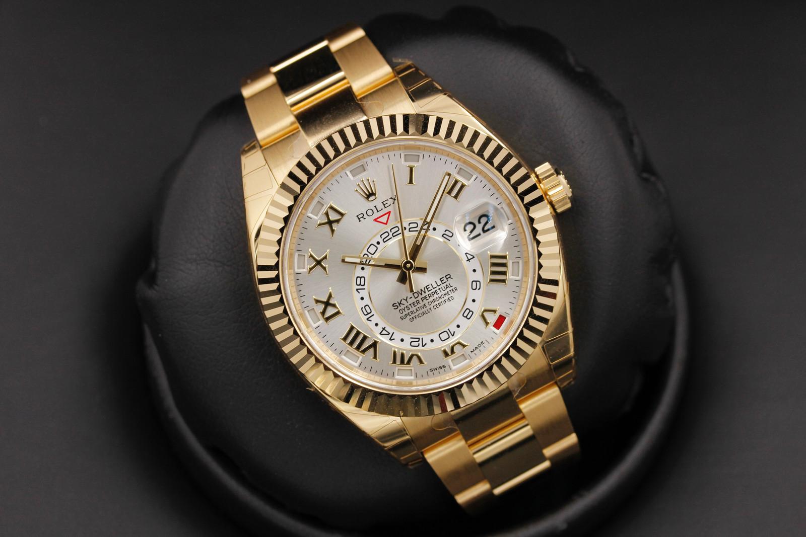 Watch Image 9