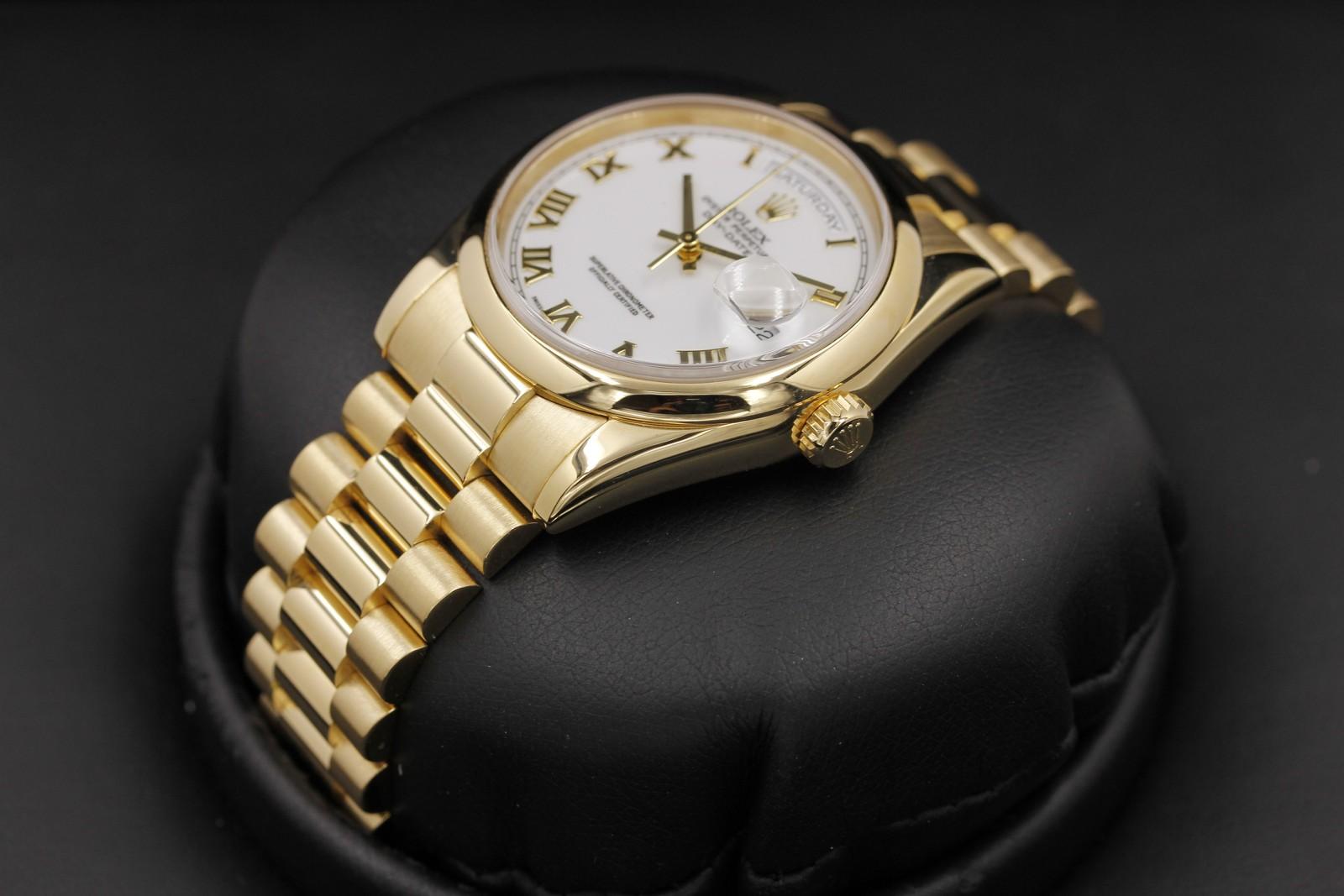 Watch Image 2