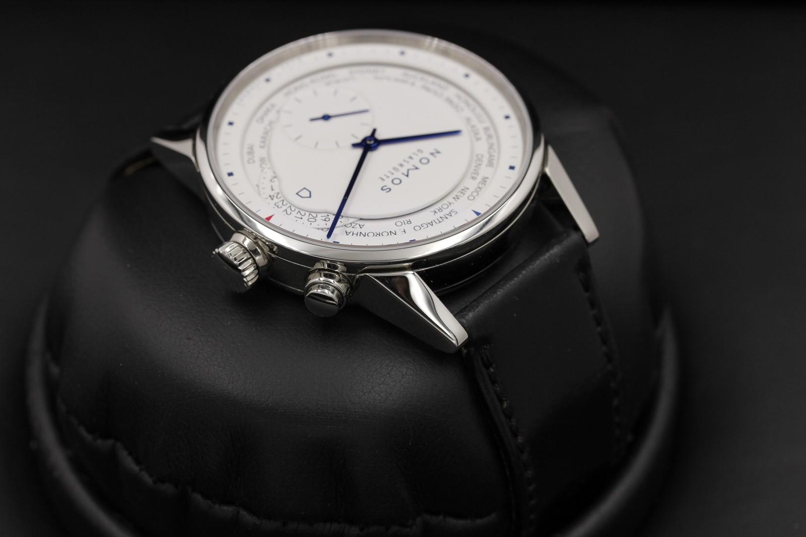 Watch Image 4