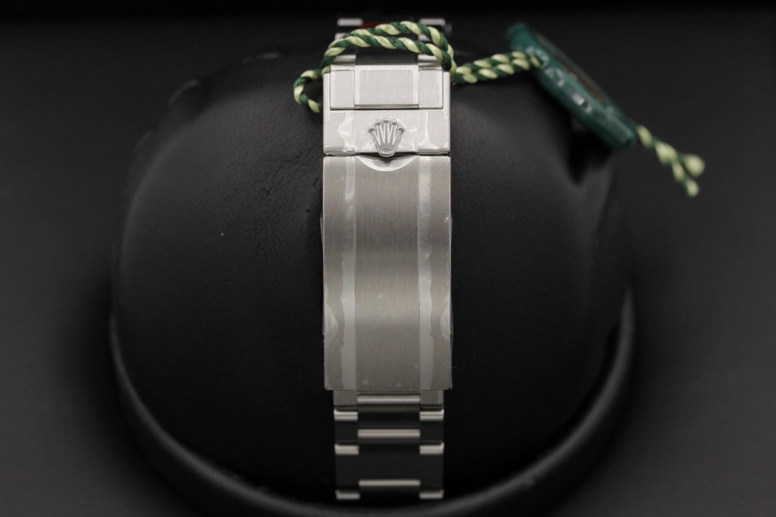 Watch Image 7