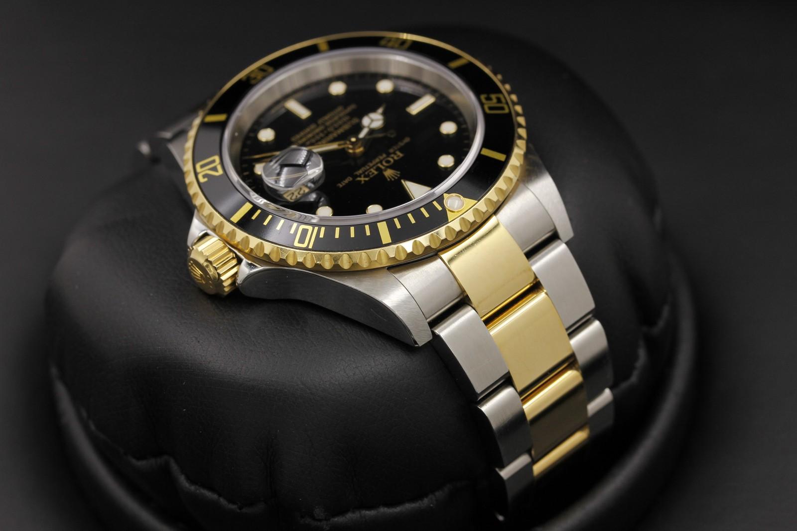 Watch Image 4