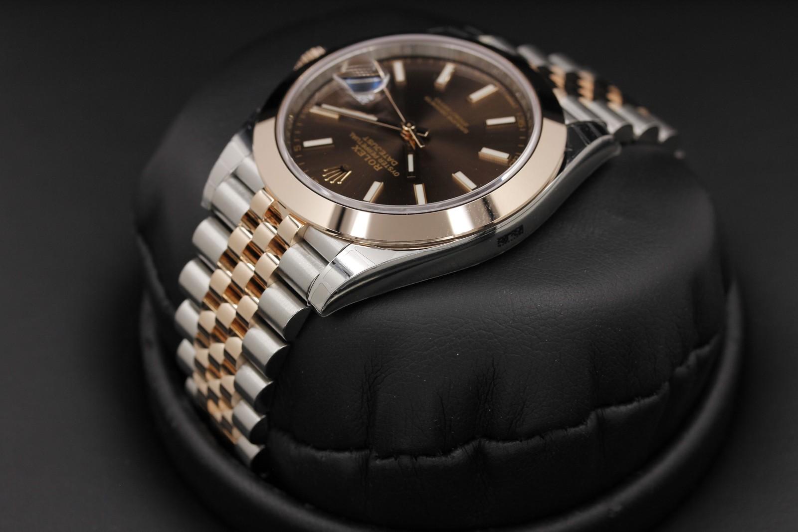 Watch Image 5