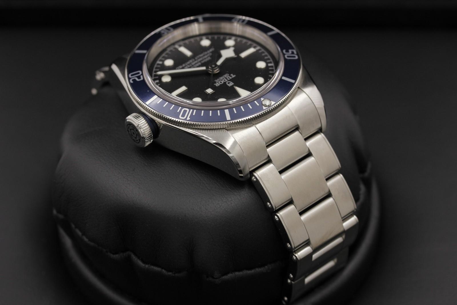 Watch Image 4