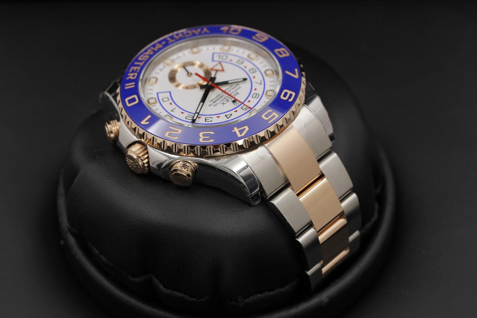 Watch Image 4