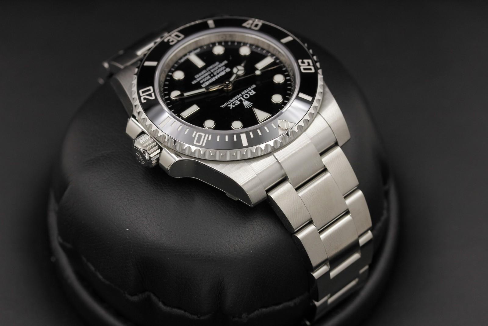 Watch Image 4