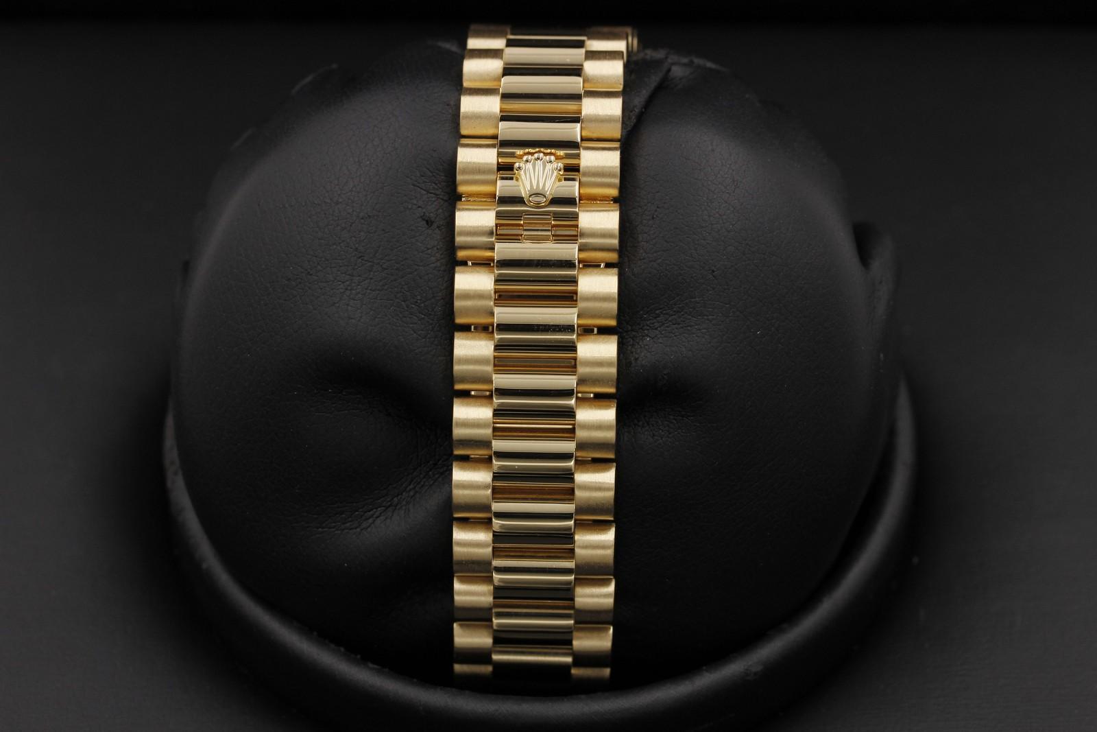 Watch Image 7