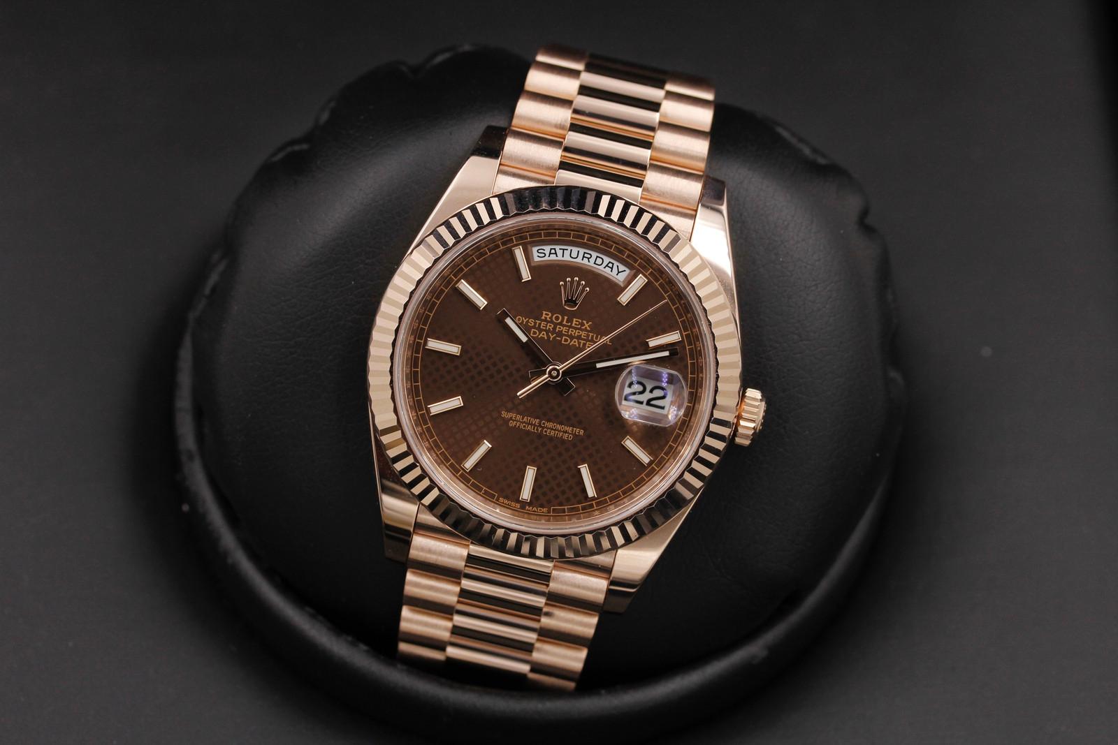Watch Image 8