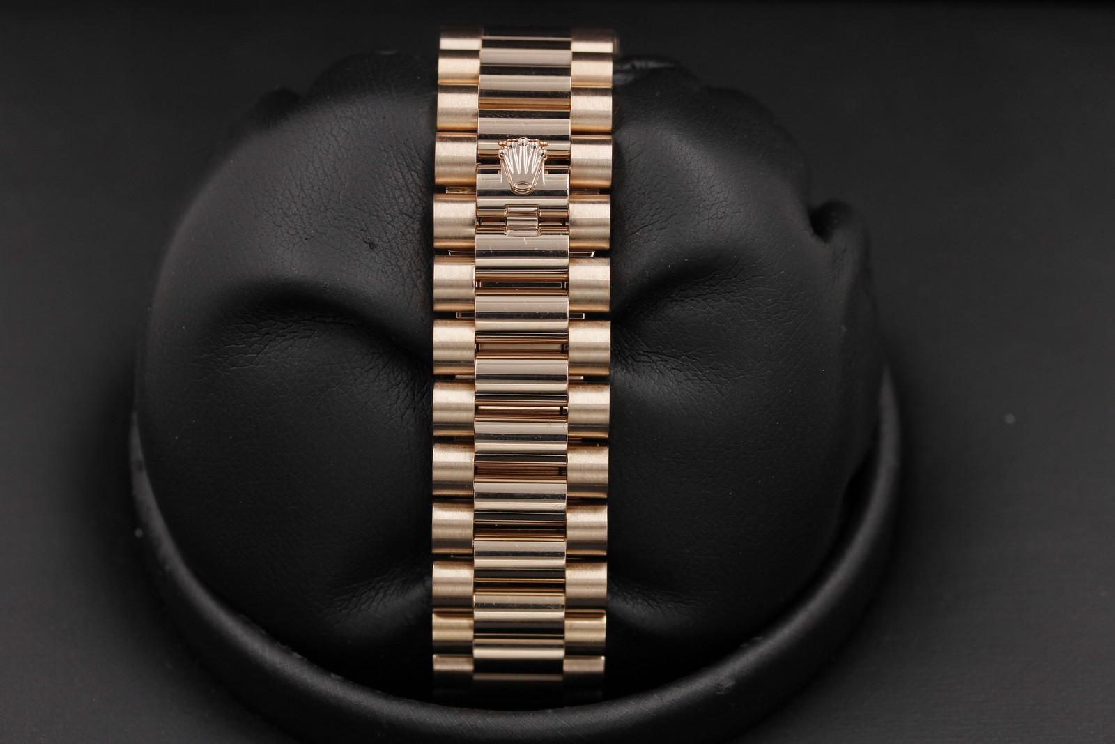 Watch Image 7
