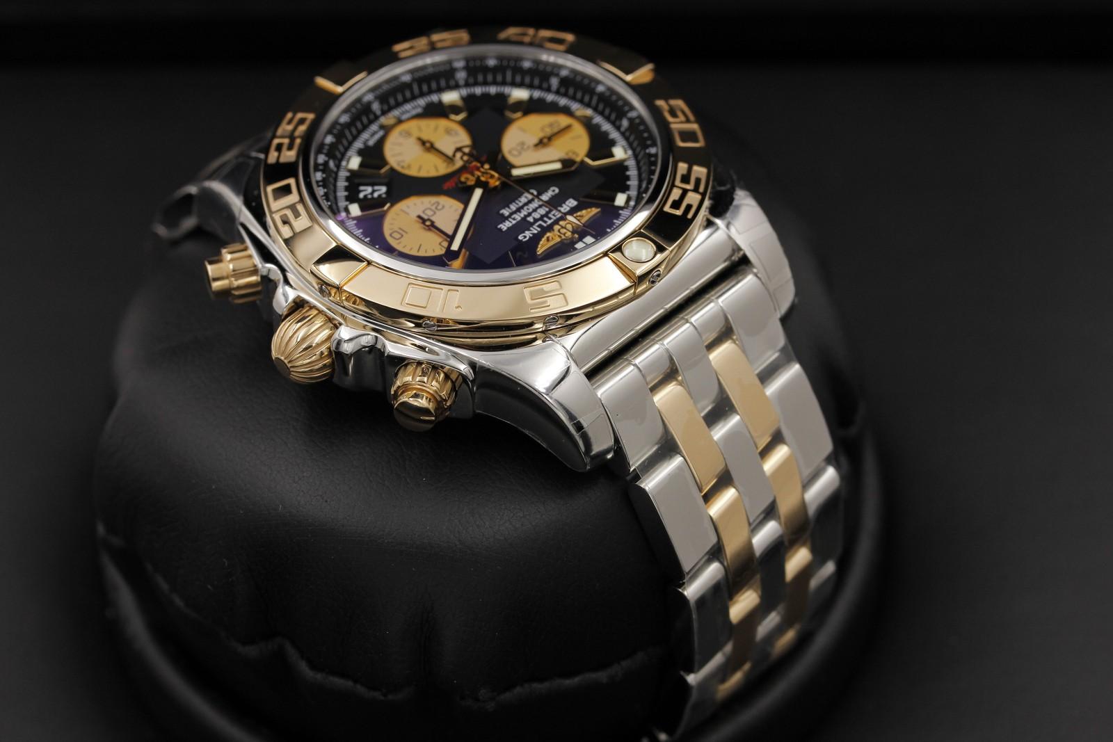 Watch Image 4