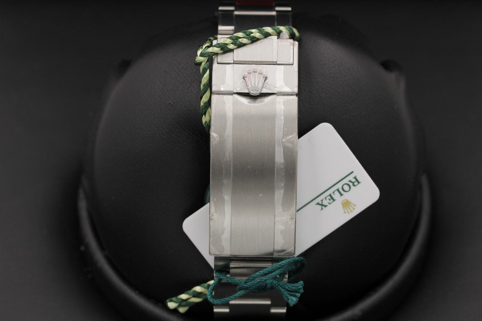 Watch Image 7