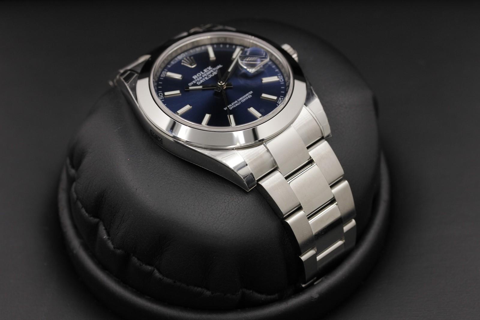 Watch Image 6