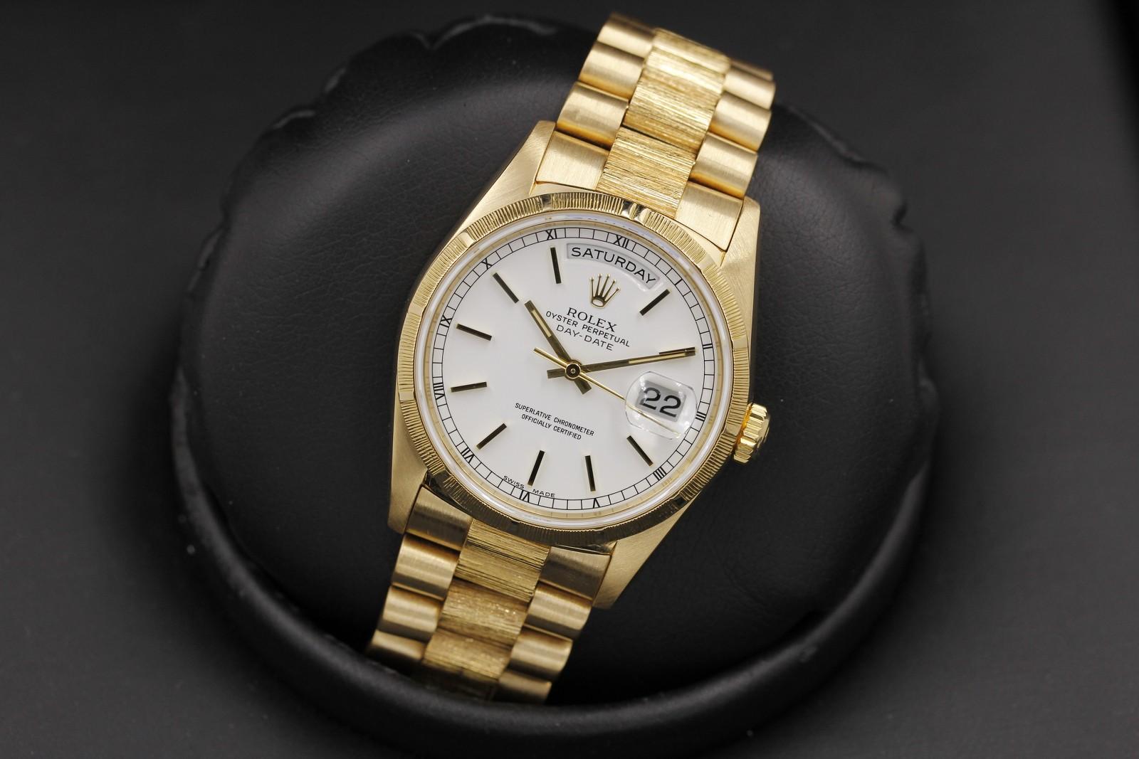 Watch Image 8
