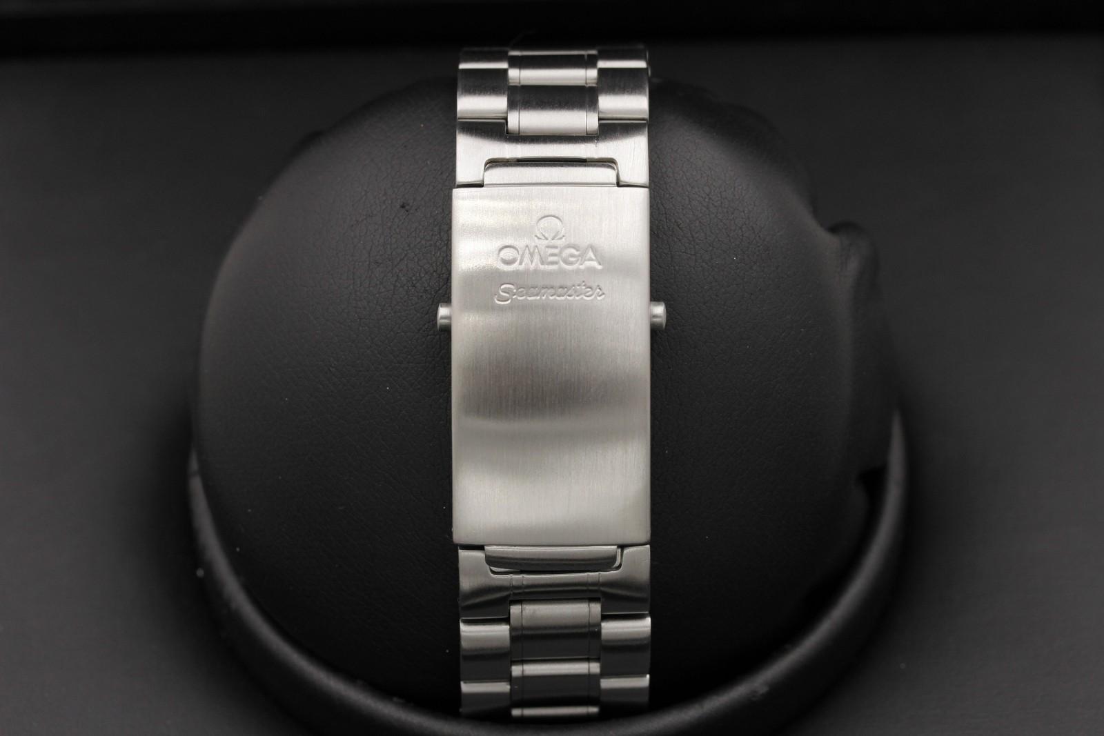 Watch Image 7