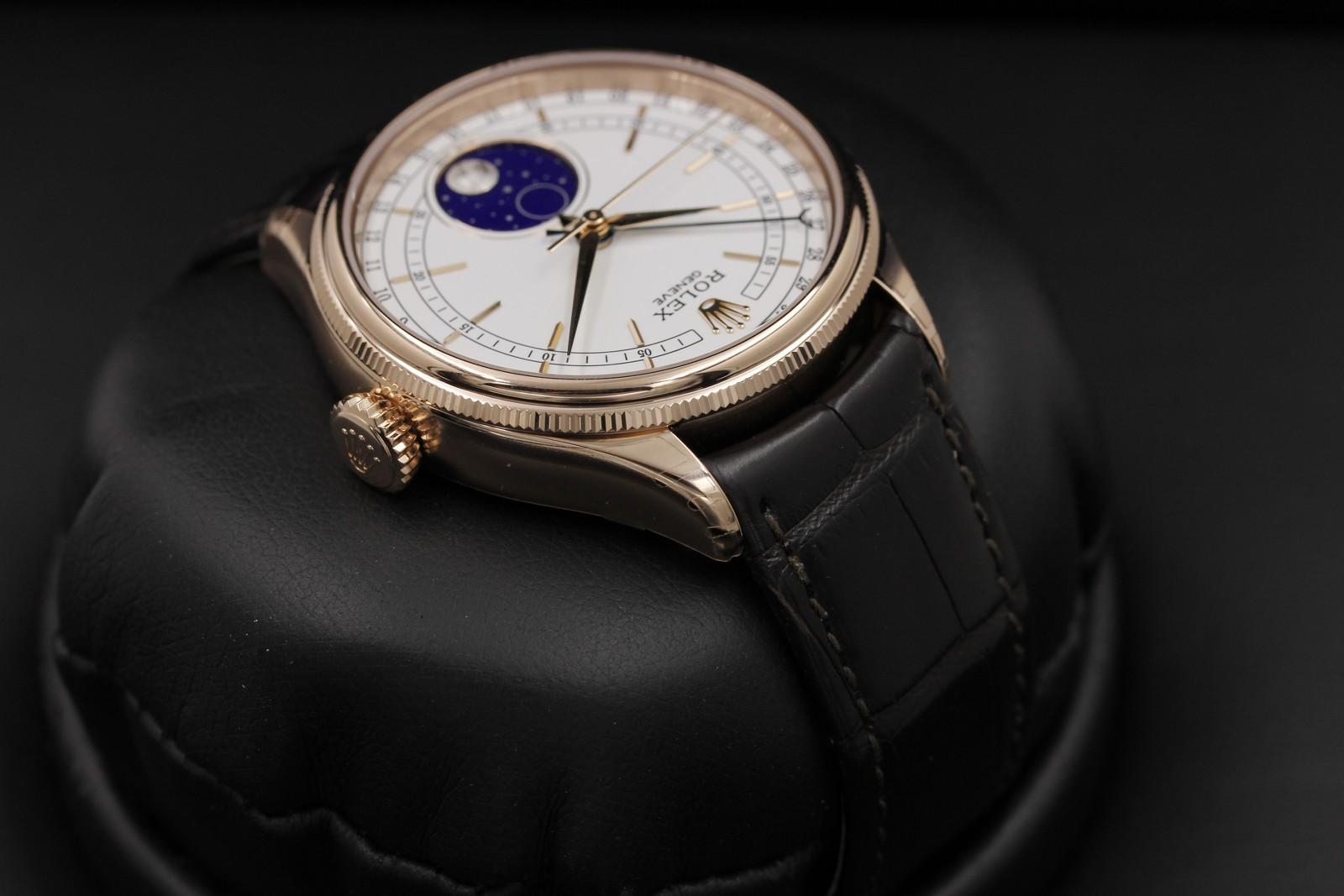 Watch Image 4