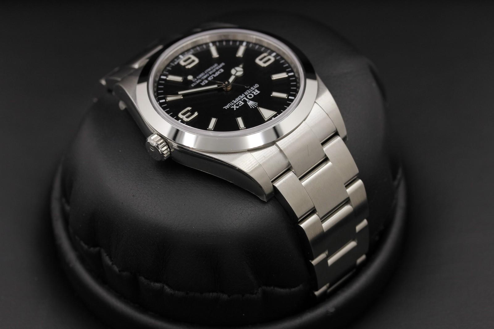Watch Image 4
