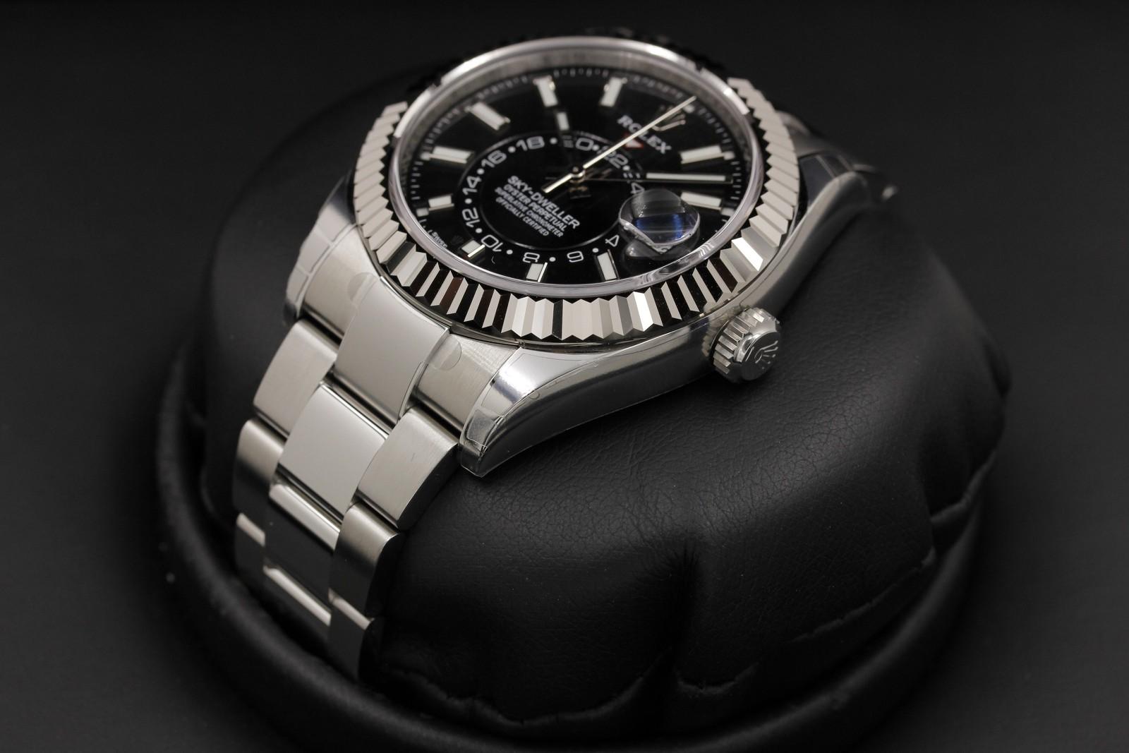 Watch Image 2