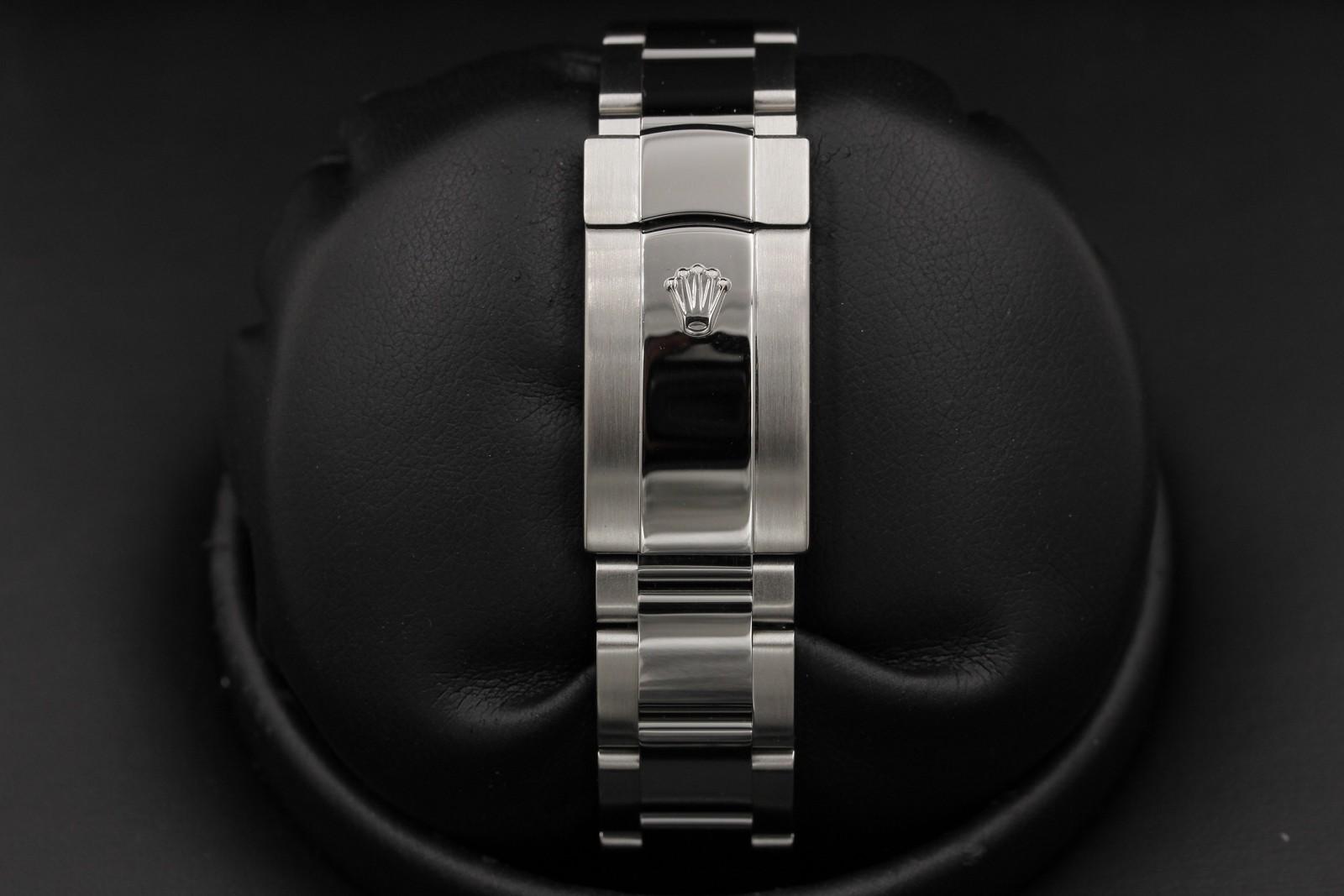 Watch Image 7