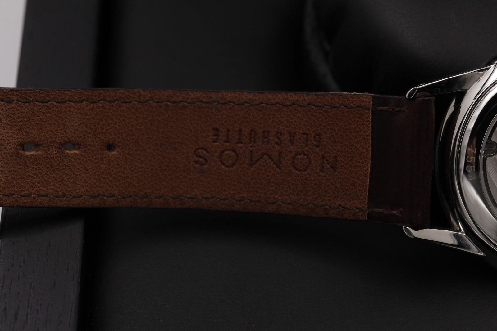 Watch Image 9