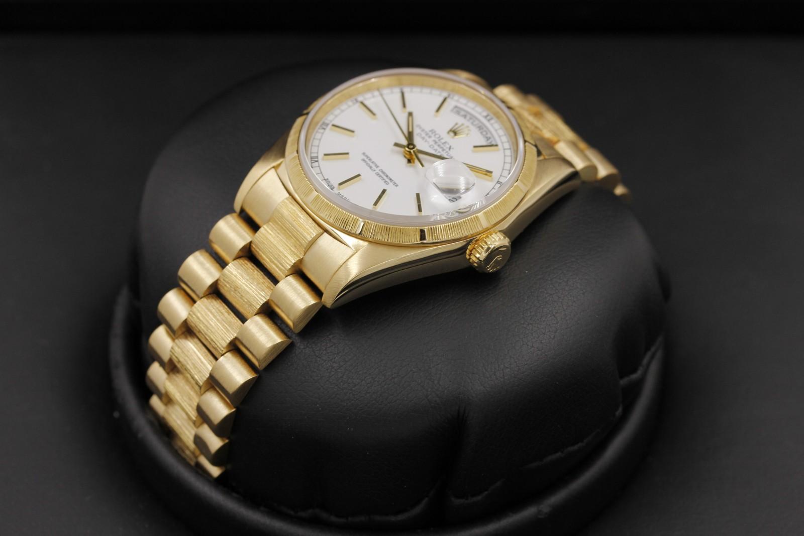 Watch Image 2