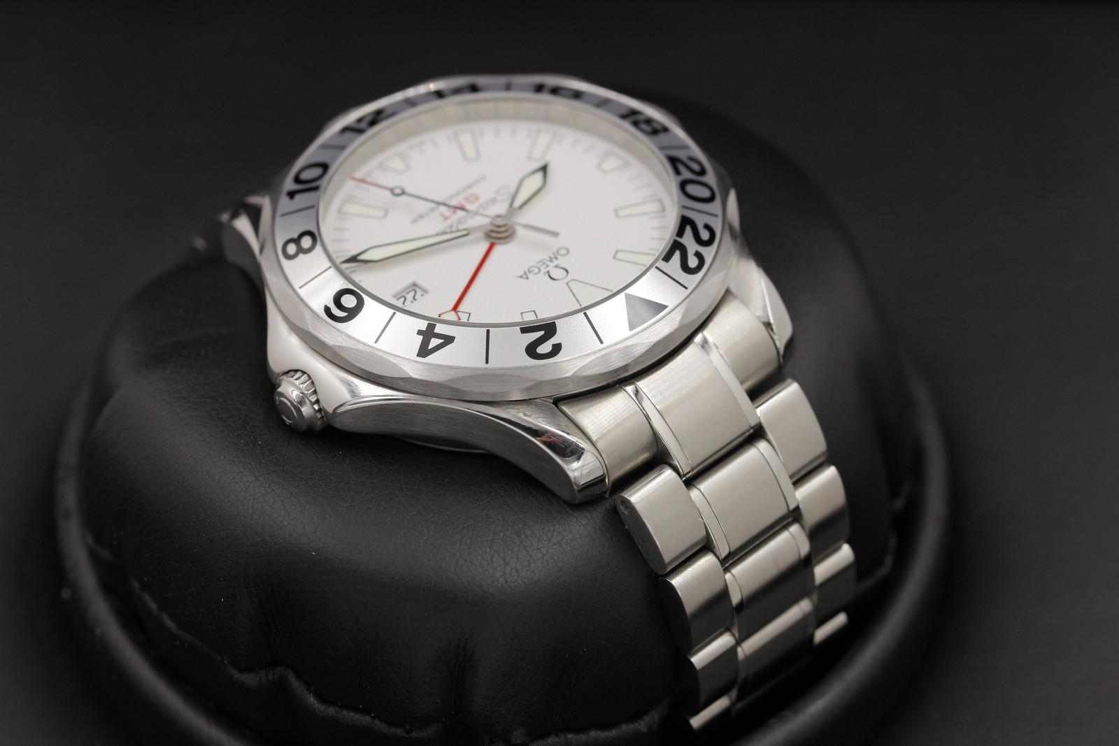 Watch Image 4