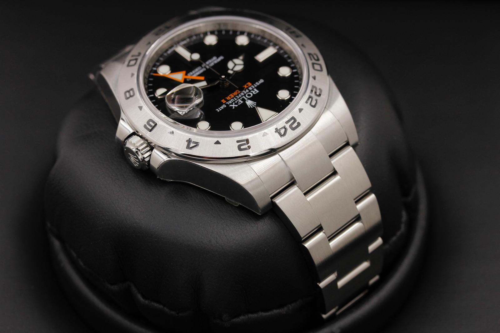 Watch Image 4