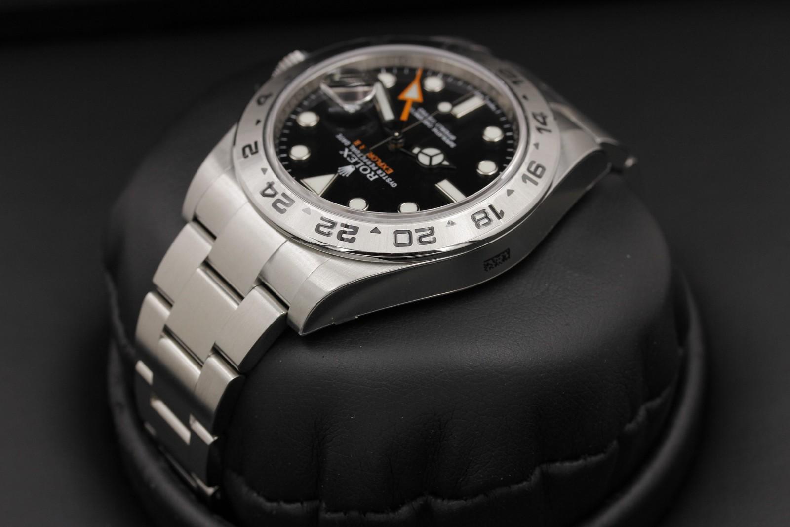 Watch Image 5