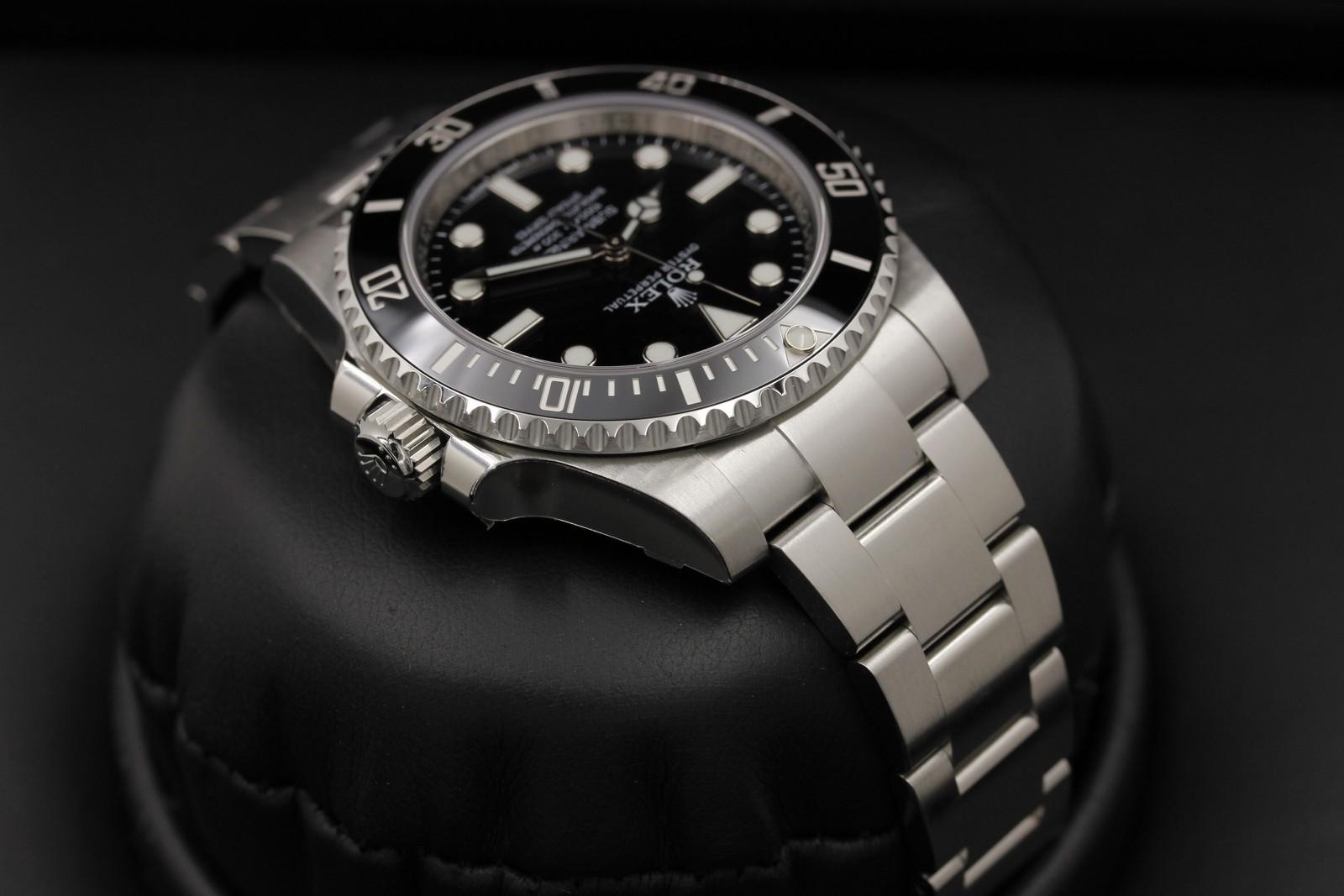 Watch Image 4