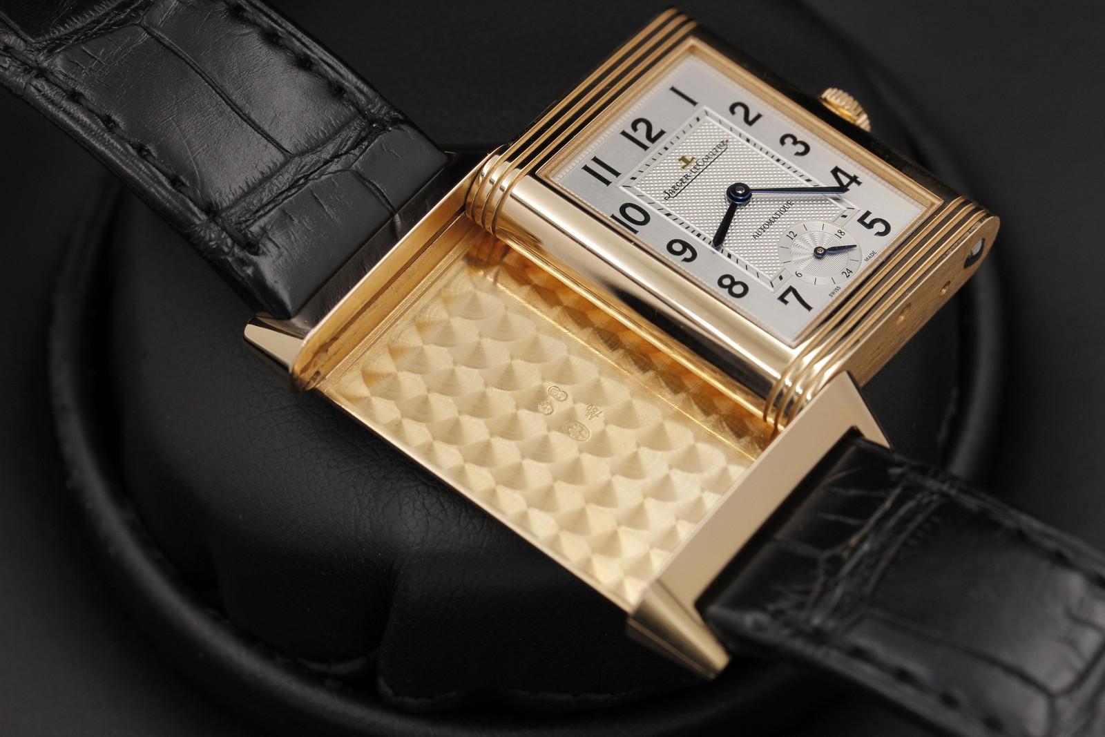 Watch Image 12