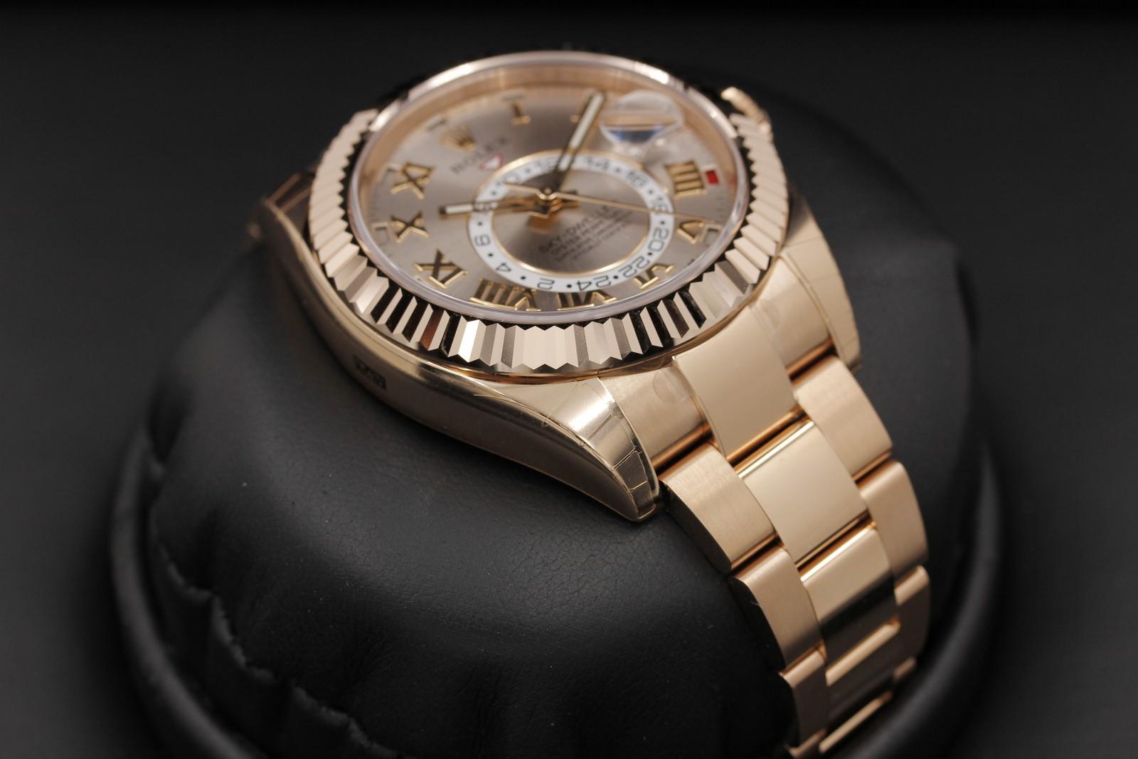 Watch Image 6