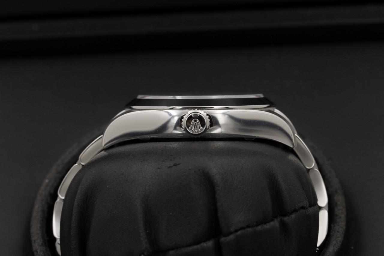 Watch Image 3