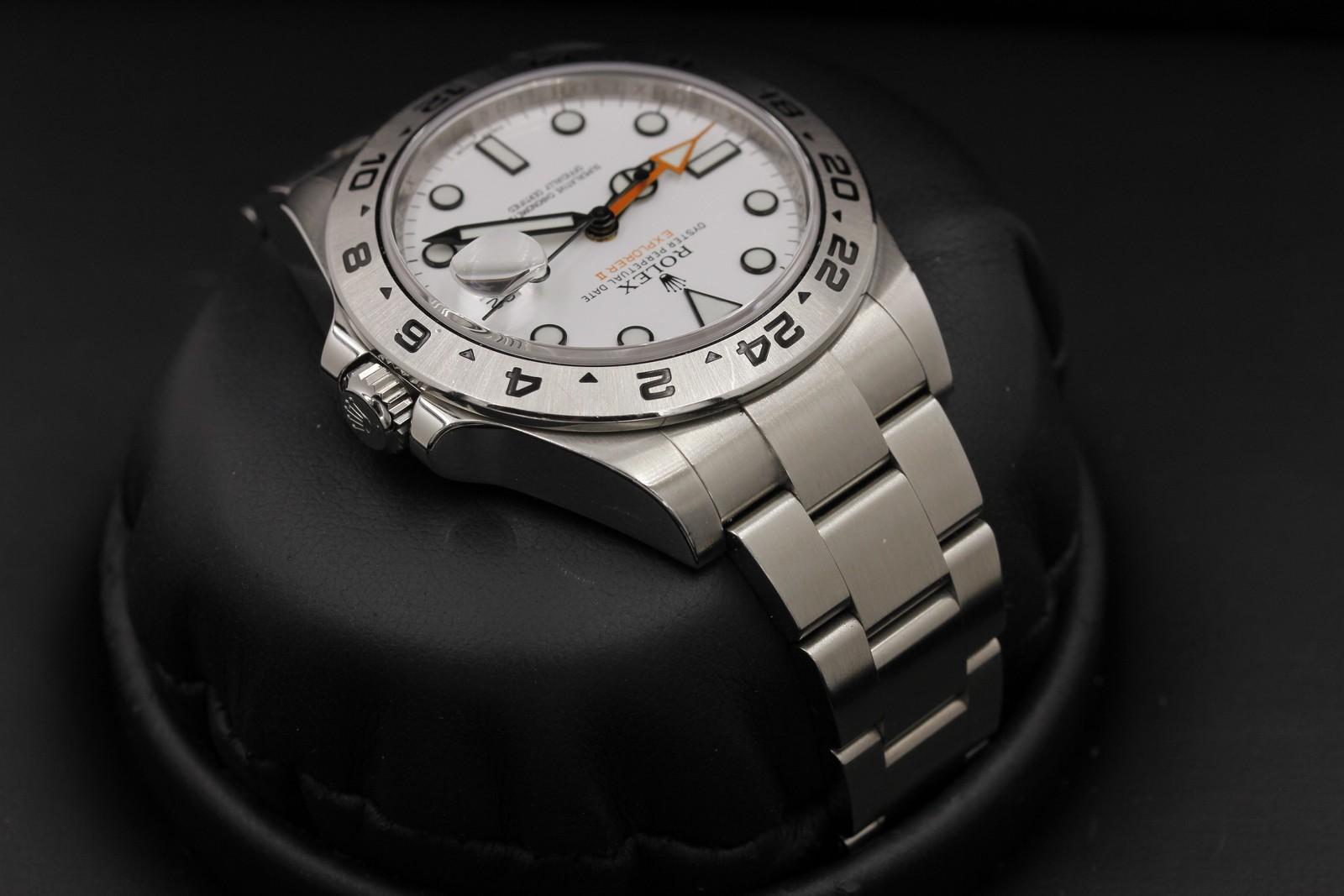 Watch Image 4