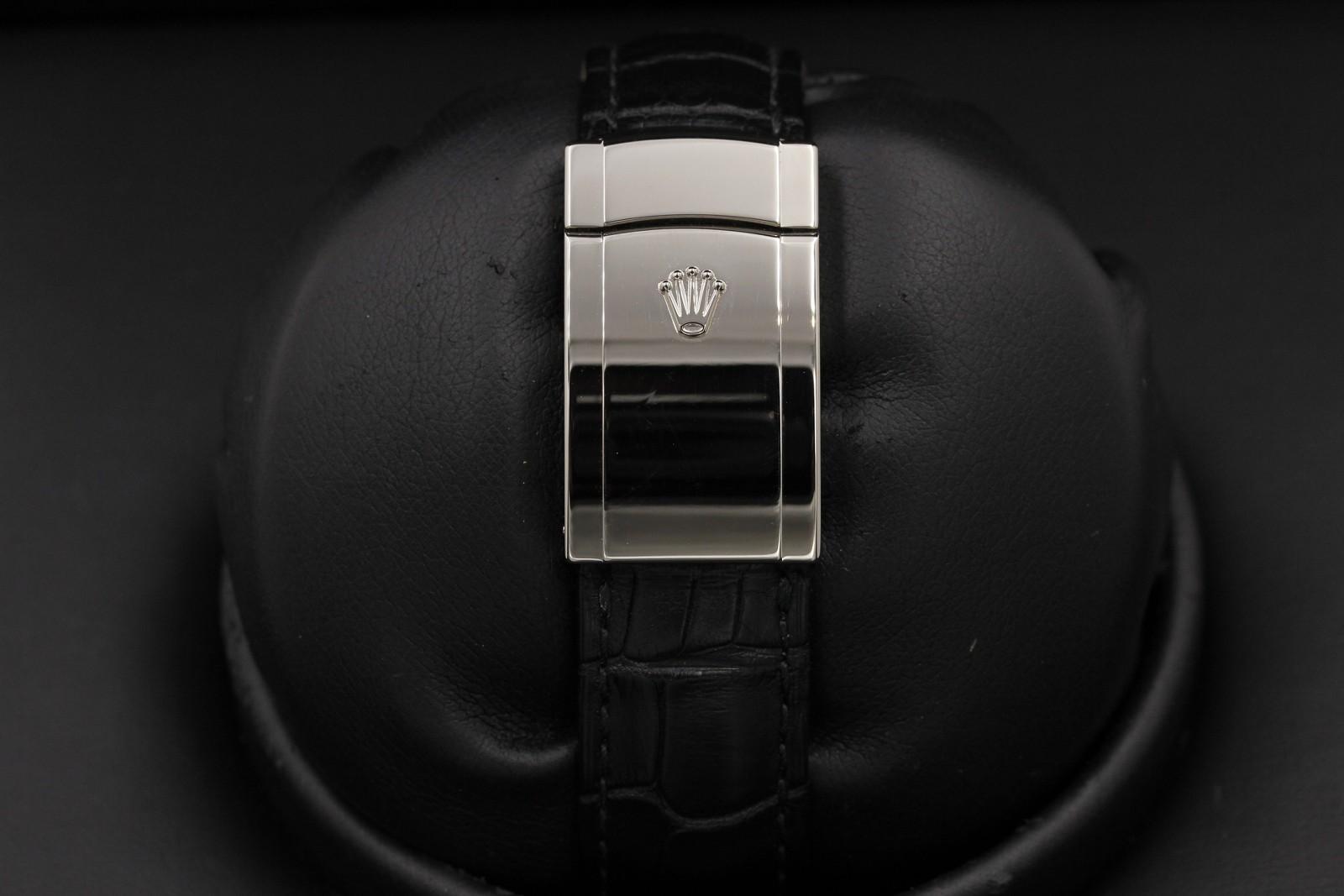Watch Image 7