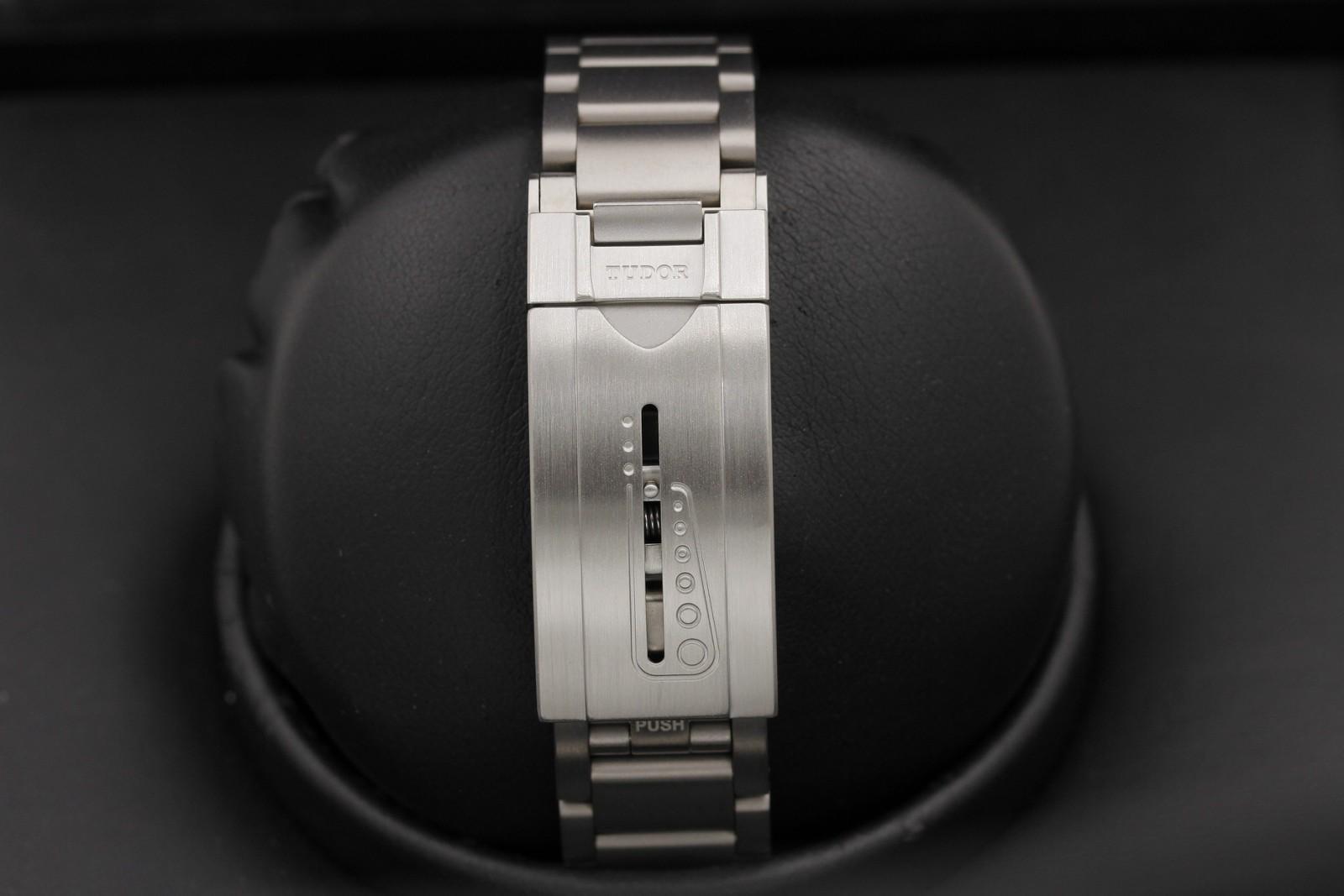 Watch Image 7