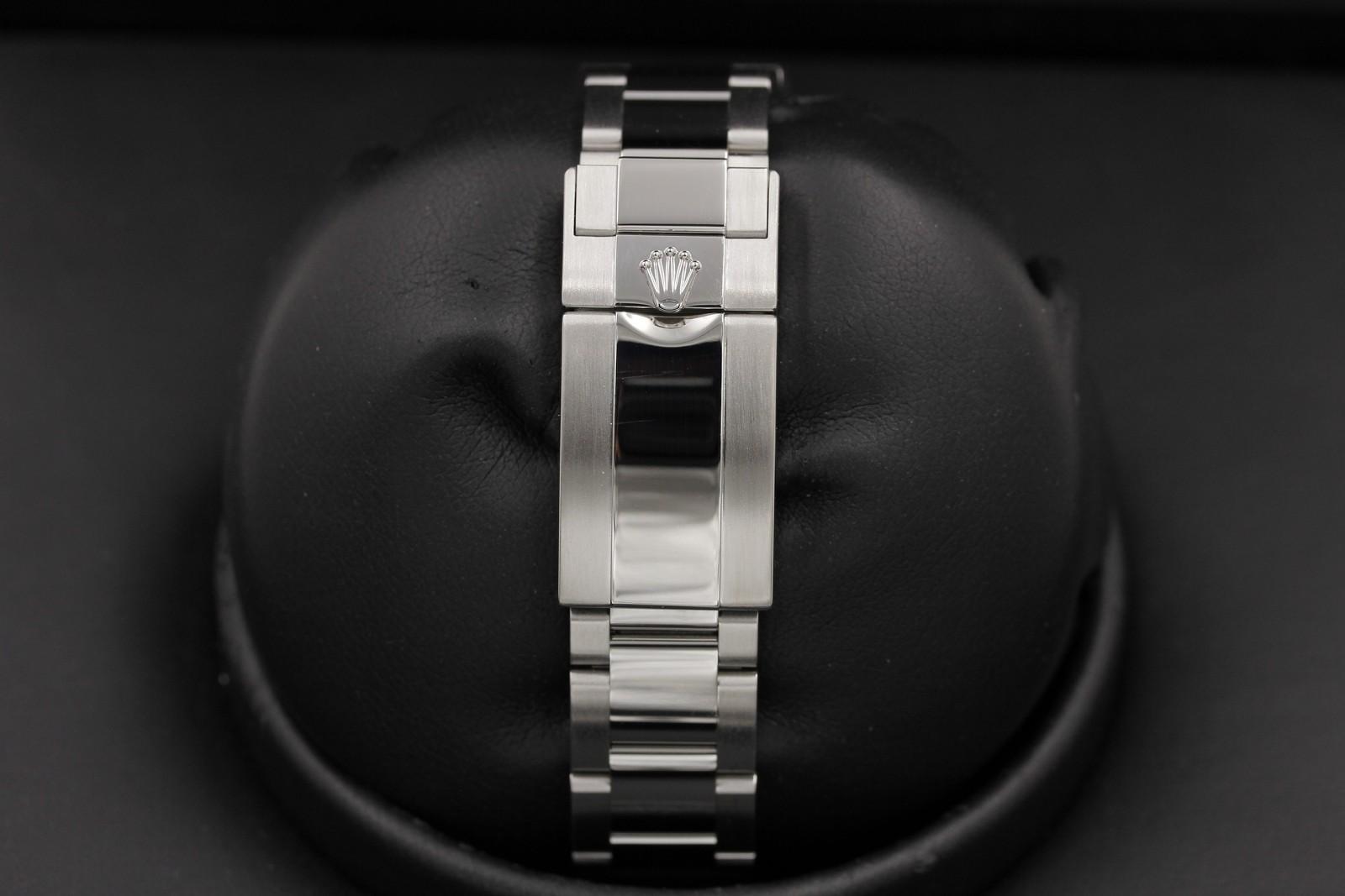 Watch Image 7