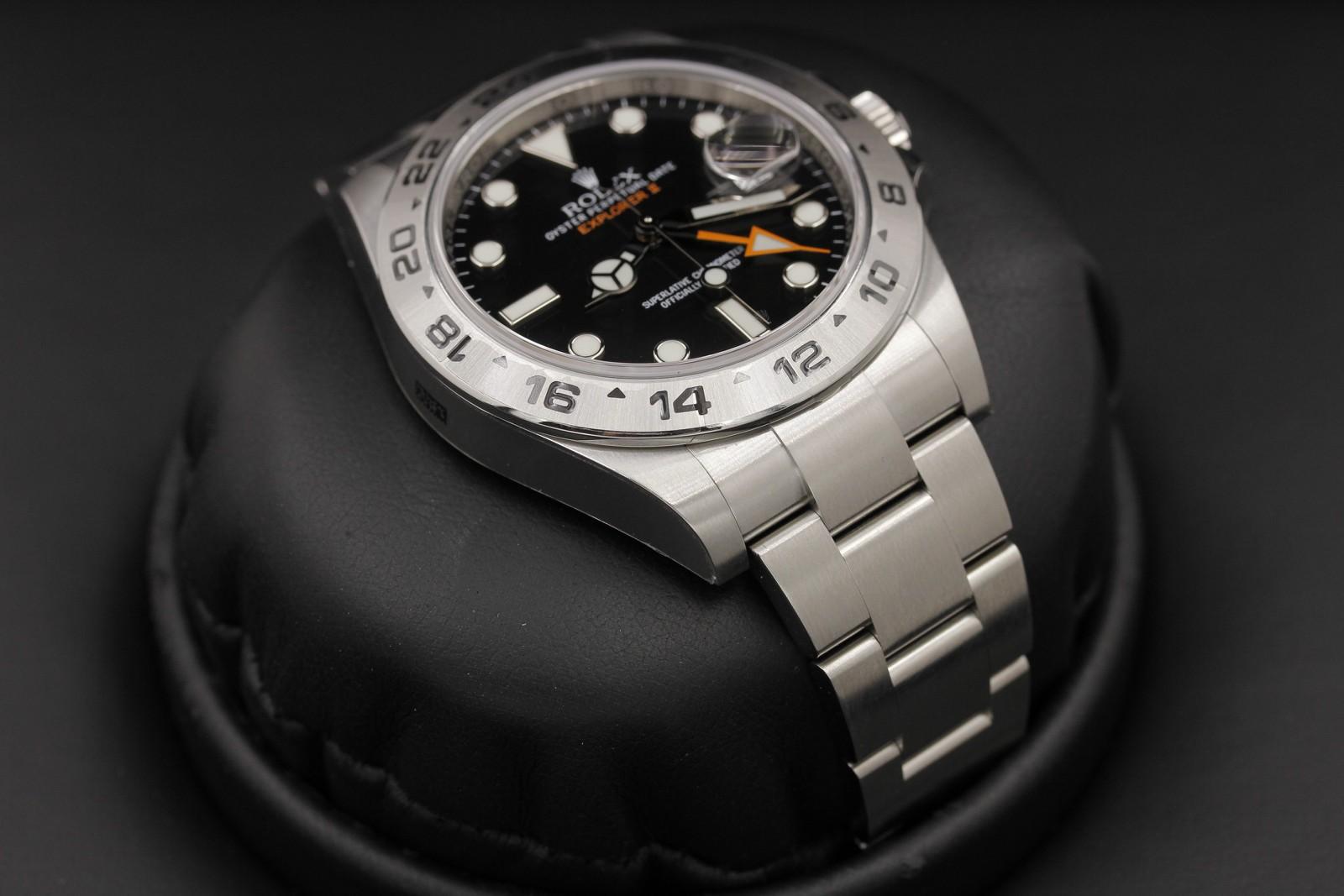 Watch Image 6