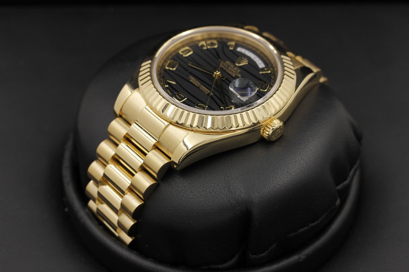 Watch Image 2