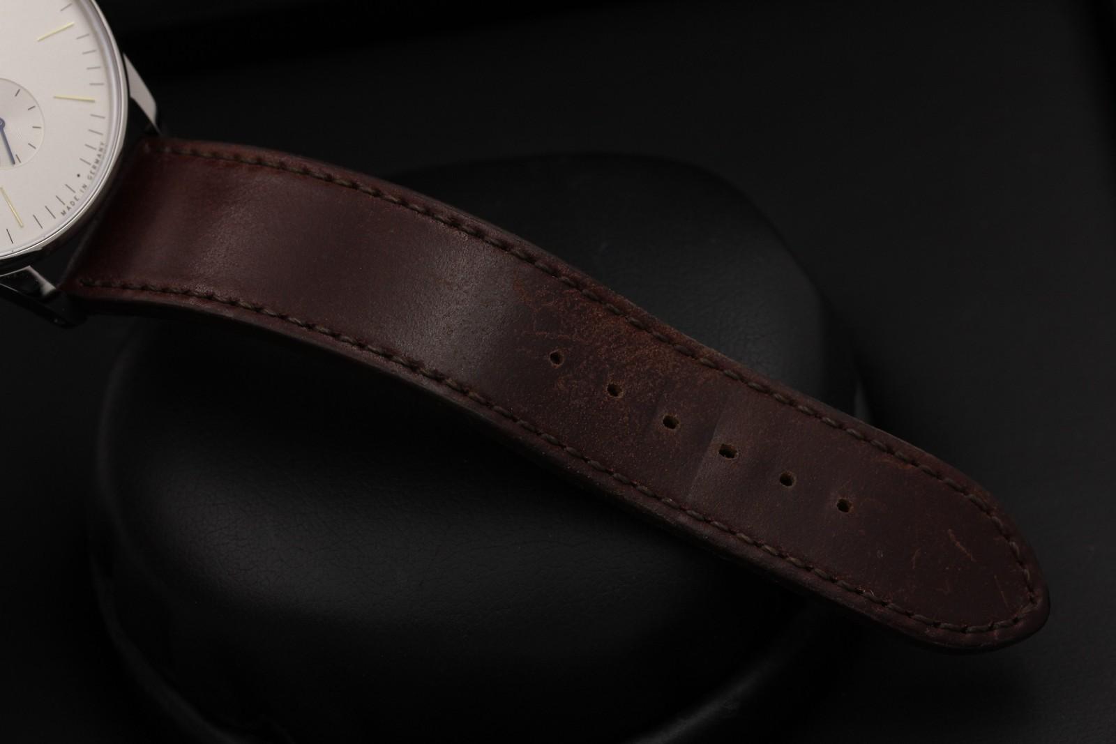 Watch Image 12