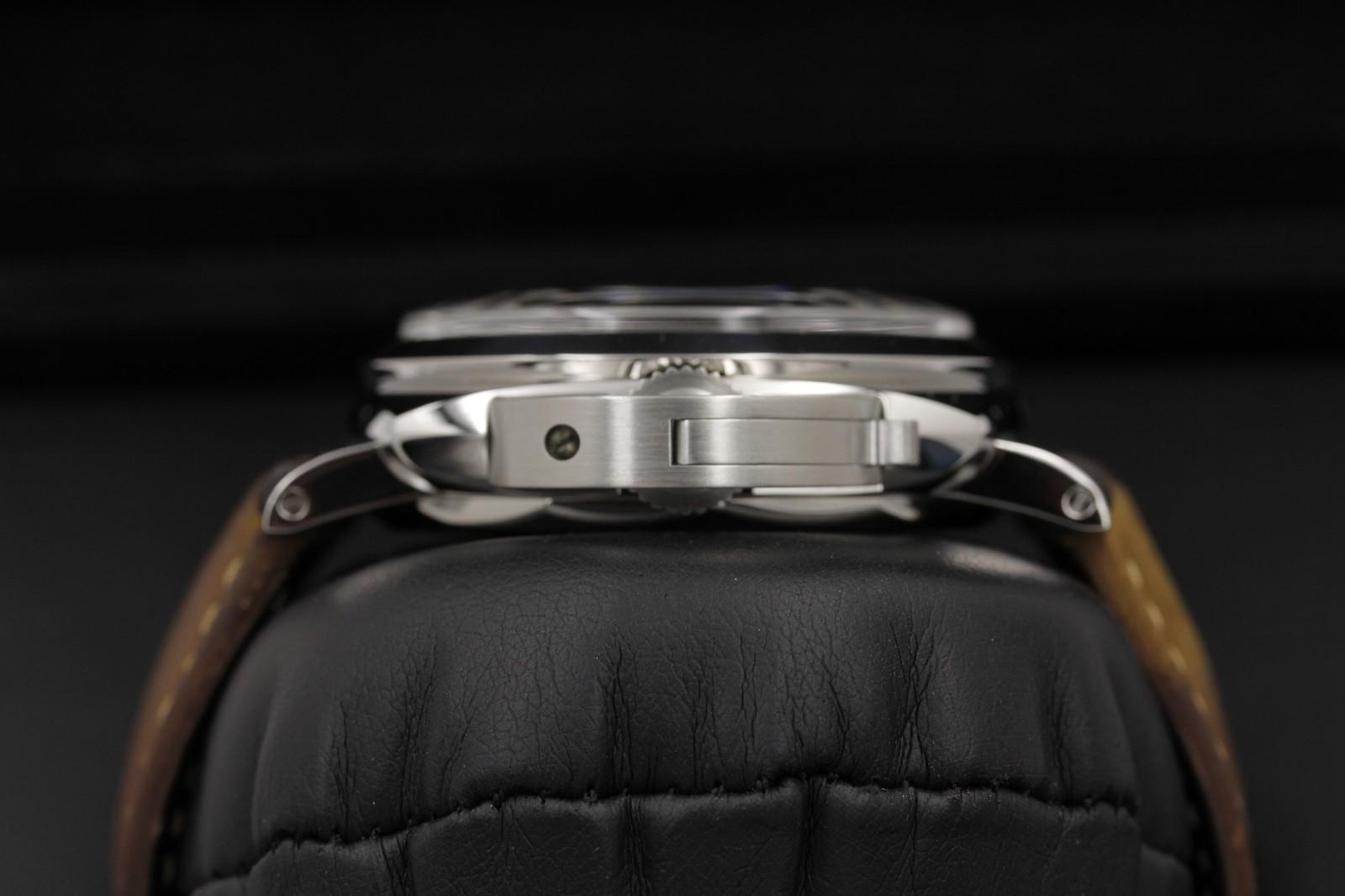 Watch Image 3