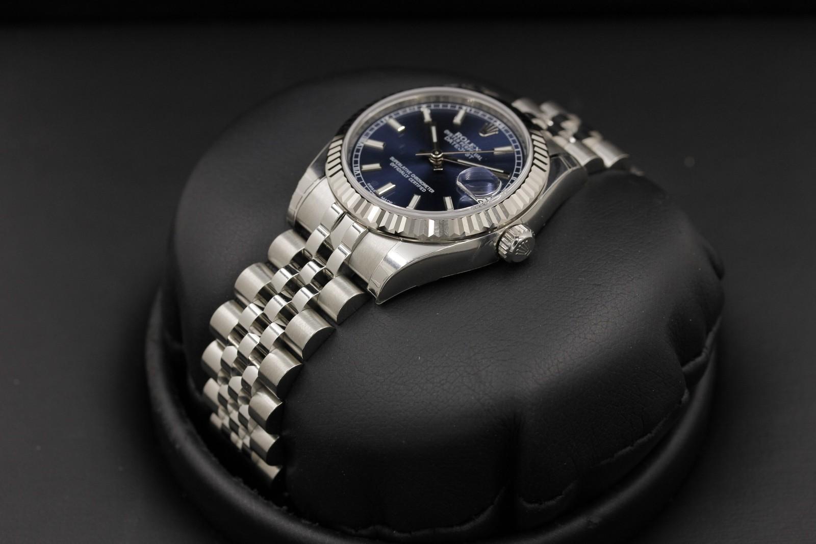 Watch Image 2