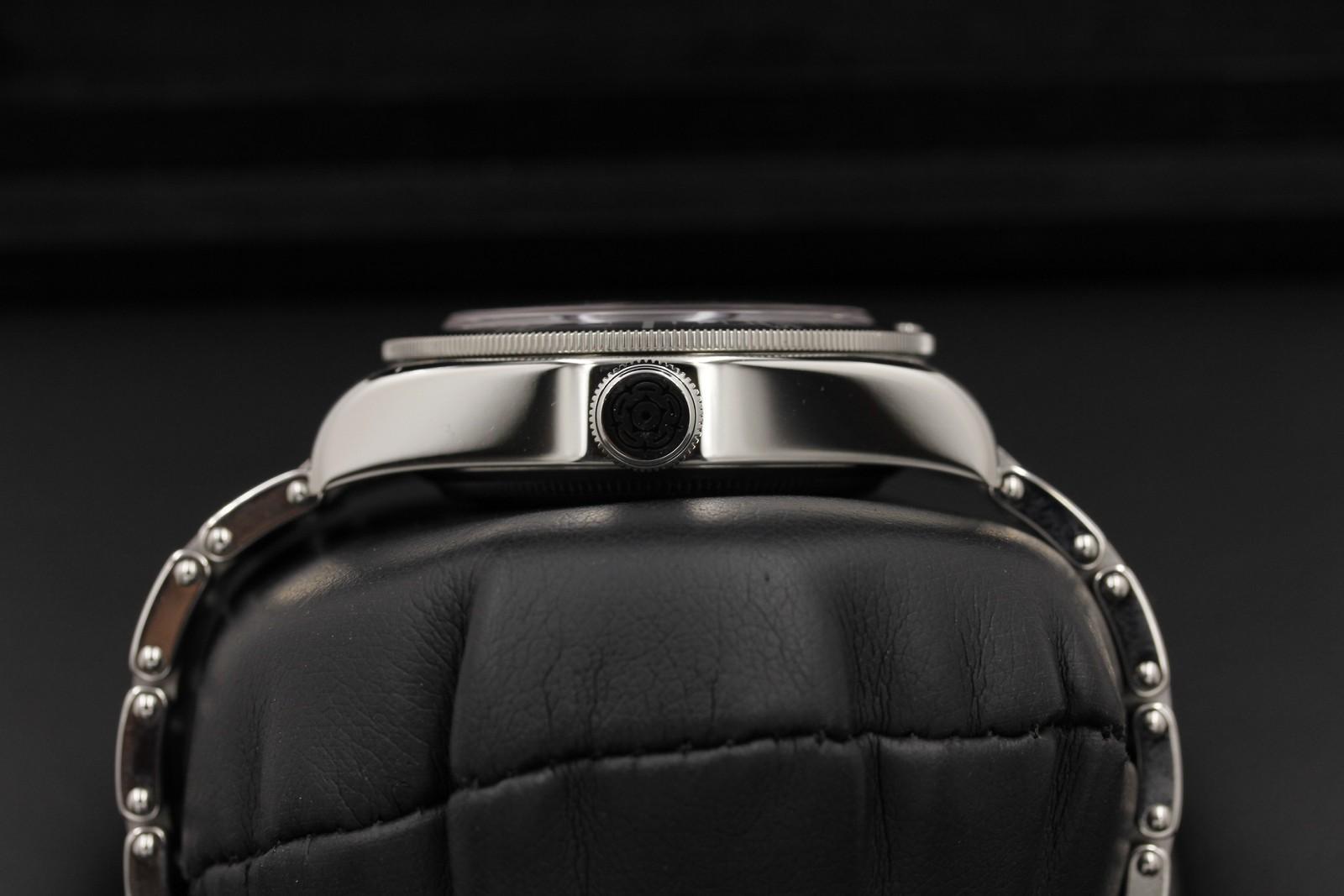 Watch Image 3