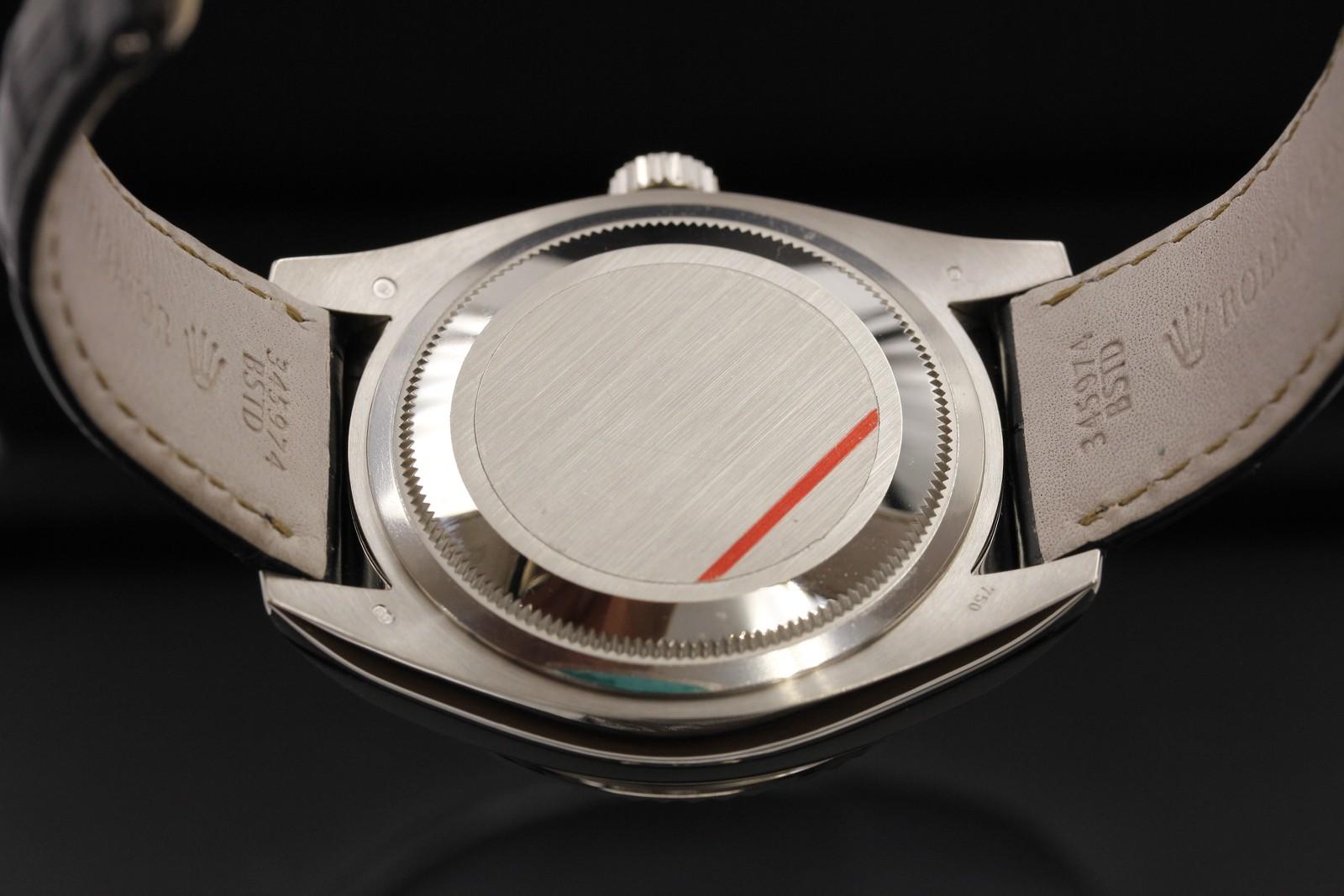 Watch Image 10
