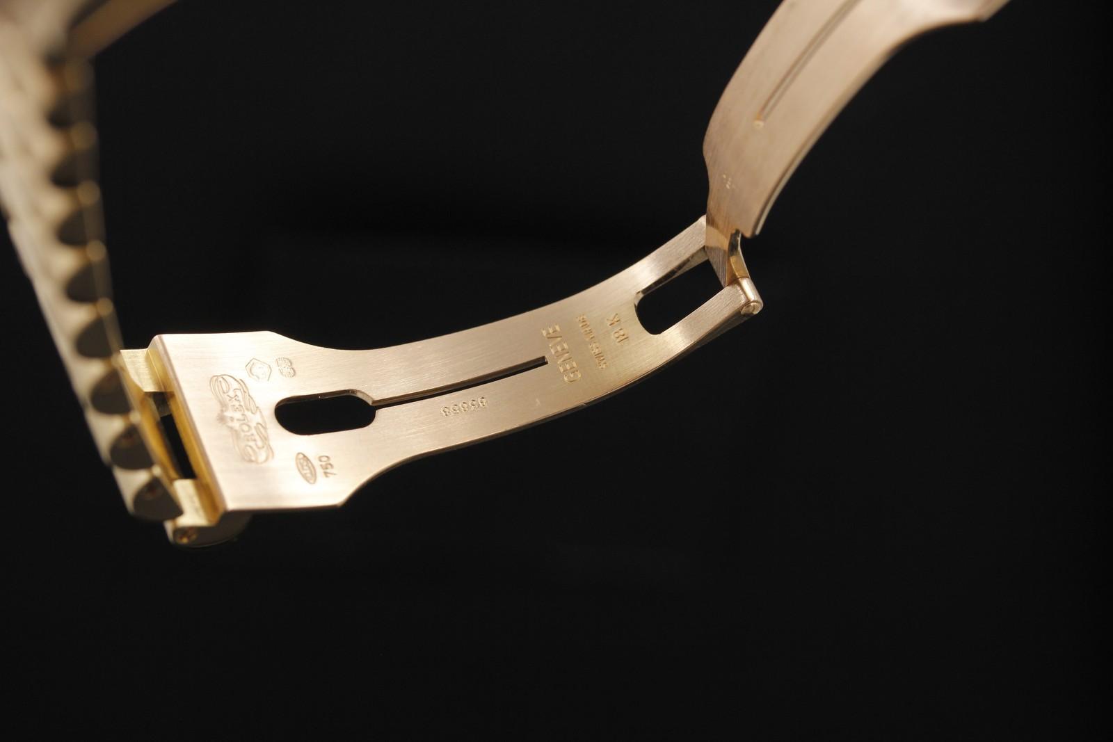 Watch Image 11